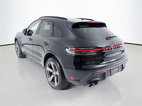 Used 2025 Porsche Macan AWD/4WD image 3