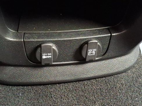 Used 2019 Dodge Grand Caravan SE image 25