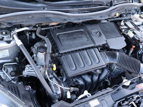 Used 2012 MAZDA MAZDA2 Touring image 38