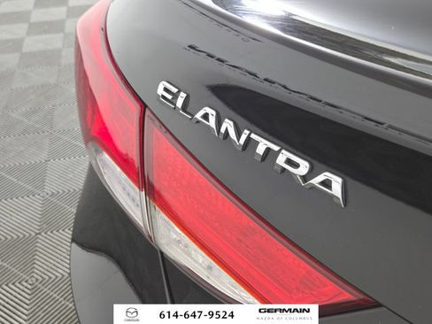Used 2012 Hyundai Elantra Limited w/ Technology Pkg 5 FWD image 26