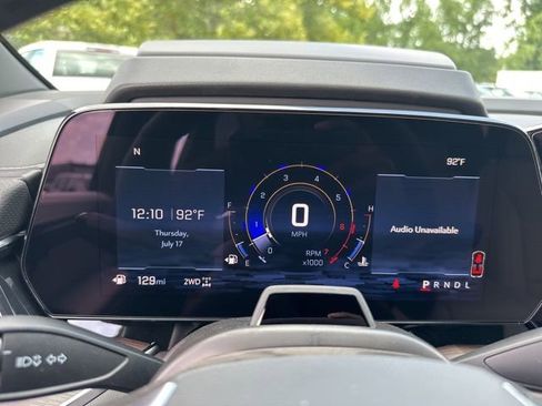 New 2025 Chevrolet Suburban Premier image 20