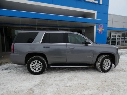 Used 2020 GMC Yukon SLT image 2