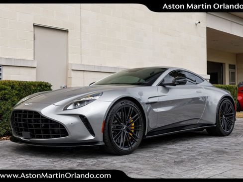 Used 2025 Aston Martin V8 Vantage Coupe image 34