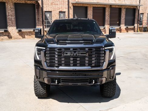 Used 2024 GMC Sierra 3500 Denali Ultimate AWD/4WD image 18