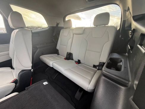 Used 2021 Kia Telluride S AWD/4WD image 11
