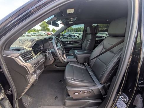 Used 2023 GMC Yukon XL Denali AWD/4WD image 28