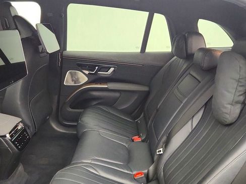 Used 2023 Mercedes-Benz EQS 580 4MATIC SUV w/ Acoustic Comfort Package image 19
