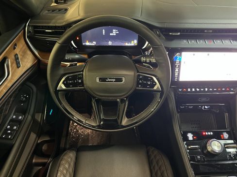 New 2026 Jeep Grand Cherokee Summit w/ Obsidian Package AWD/4WD image 13