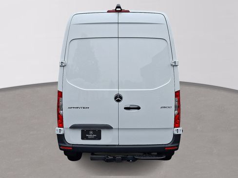 Used 2024 Mercedes-Benz Sprinter 2500 image 5