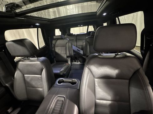 Used 2022 Chevrolet Tahoe LT w/ Luxury Package image 31