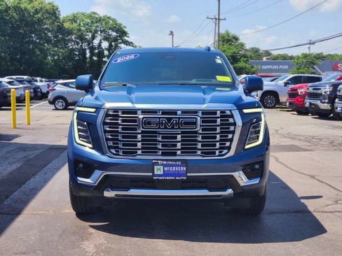 Used 2026 GMC Yukon XL Denali w/ Sun & Power Step Package AWD/4WD image 8