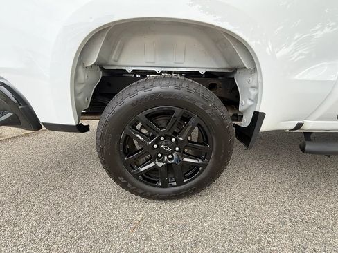 Used 2023 Chevrolet Silverado 1500 Custom Trail Boss w/ LPO, Dark Essentials Package AWD/4WD image 35