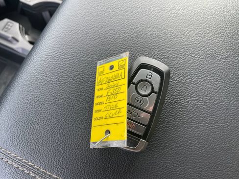 Used 2024 Ford F350 Lariat w/ Lariat Ultimate Package AWD/4WD image 4