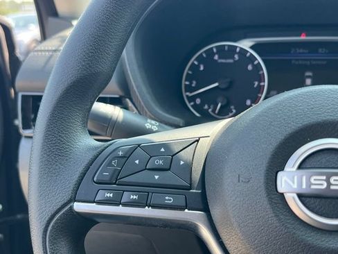Used 2025 Nissan Sentra SV FWD image 22