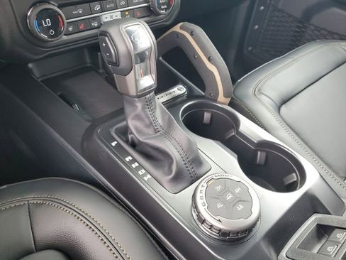 New 2025 Ford Bronco Badlands image 15