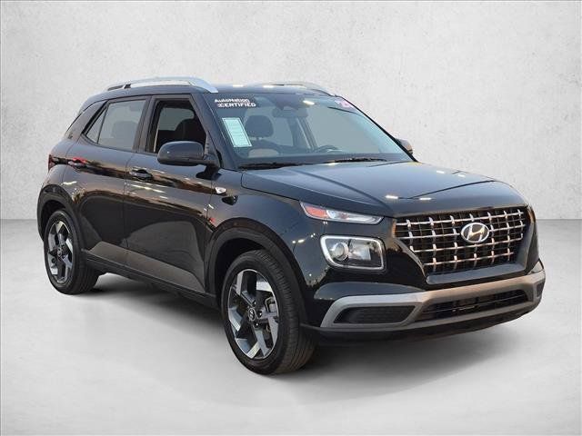Used 2025 Hyundai Venue SEL FWD image 3
