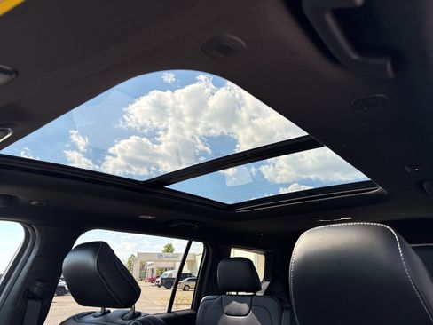 New 2025 Jeep Grand Cherokee L Limited w/ Black Appearance Package image 10