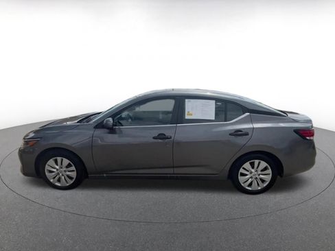Used 2025 Nissan Sentra S image 9