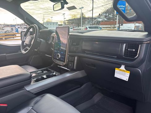 Used 2023 Ford F150 Lightning Lariat image 31