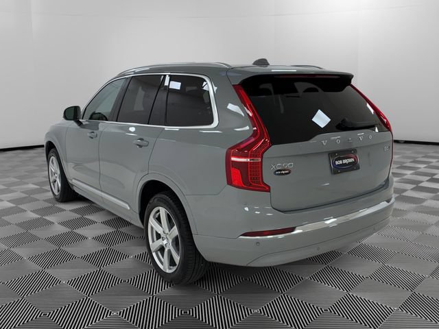 Used 2024 Volvo XC90 B5 Core AWD/4WD image 3