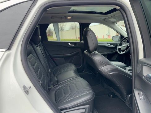 Used 2024 Ford Escape Platinum w/ Premium Technology Package AWD/4WD image 10