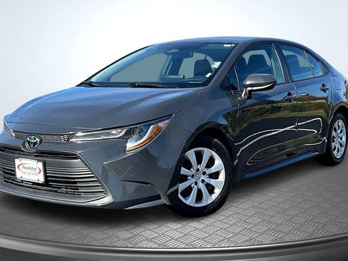 Used 2023 Toyota Corolla LE image 1