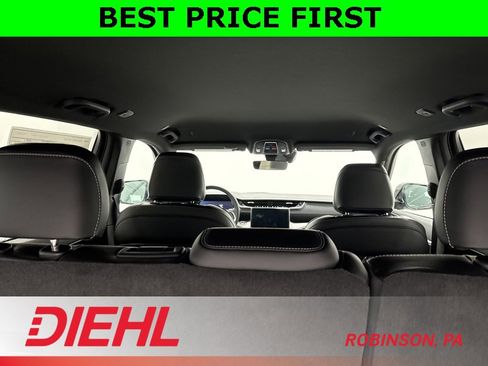 New 2025 Jeep Grand Cherokee Limited w/ Black Appearance Package image 10