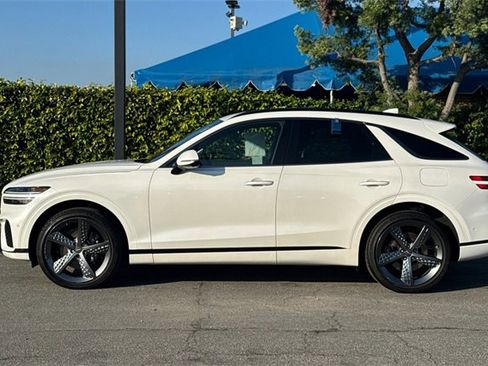 Used 2023 Genesis GV70 2.5T w/ Sport Prestige Package image 7