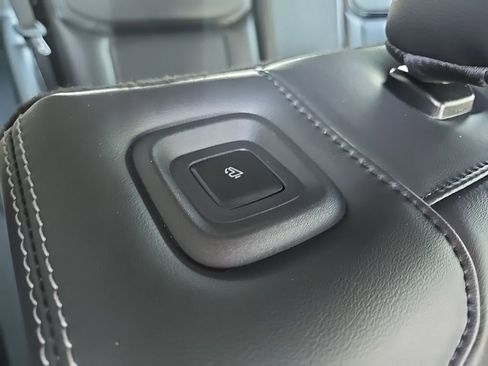 Used 2025 Ford Expedition Max Platinum image 98