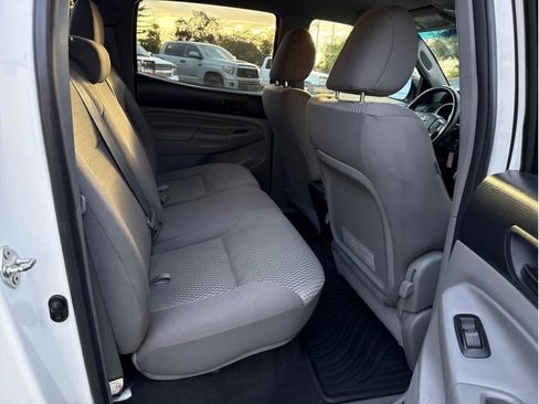 Used 2015 Toyota Tacoma PreRunner image 20