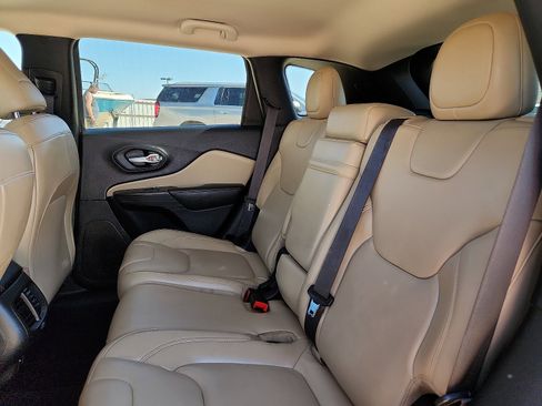 Used 2015 Jeep Cherokee Limited image 10