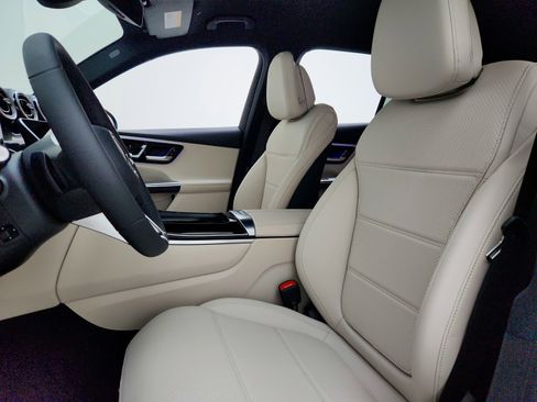 New 2026 Mercedes-Benz GLC 300 image 17