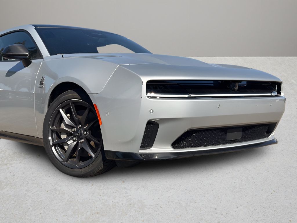 Used 2025 Dodge Charger Daytona Scat Pack w/ Plus Group AWD/4WD image 27