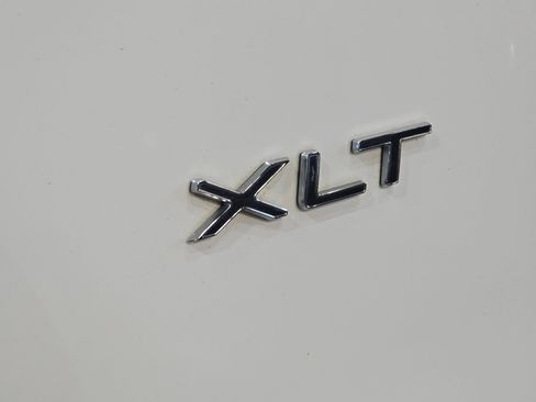 Used 2023 Ford Transit 350 XLT image 5