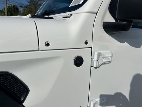 New 2026 Jeep Gladiator Sport image 19