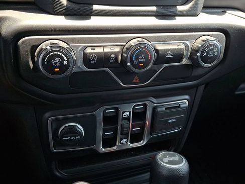 Used 2021 Jeep Wrangler Unlimited Sport AWD/4WD image 17