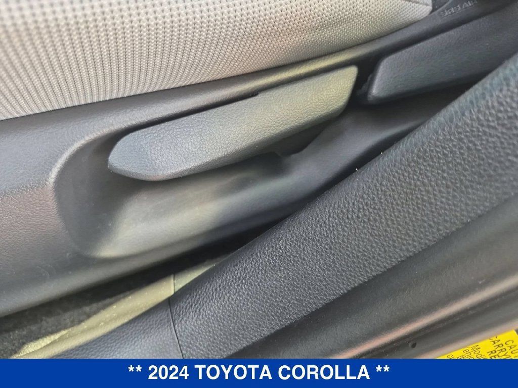 Used 2024 Toyota Corolla LE FWD image 14