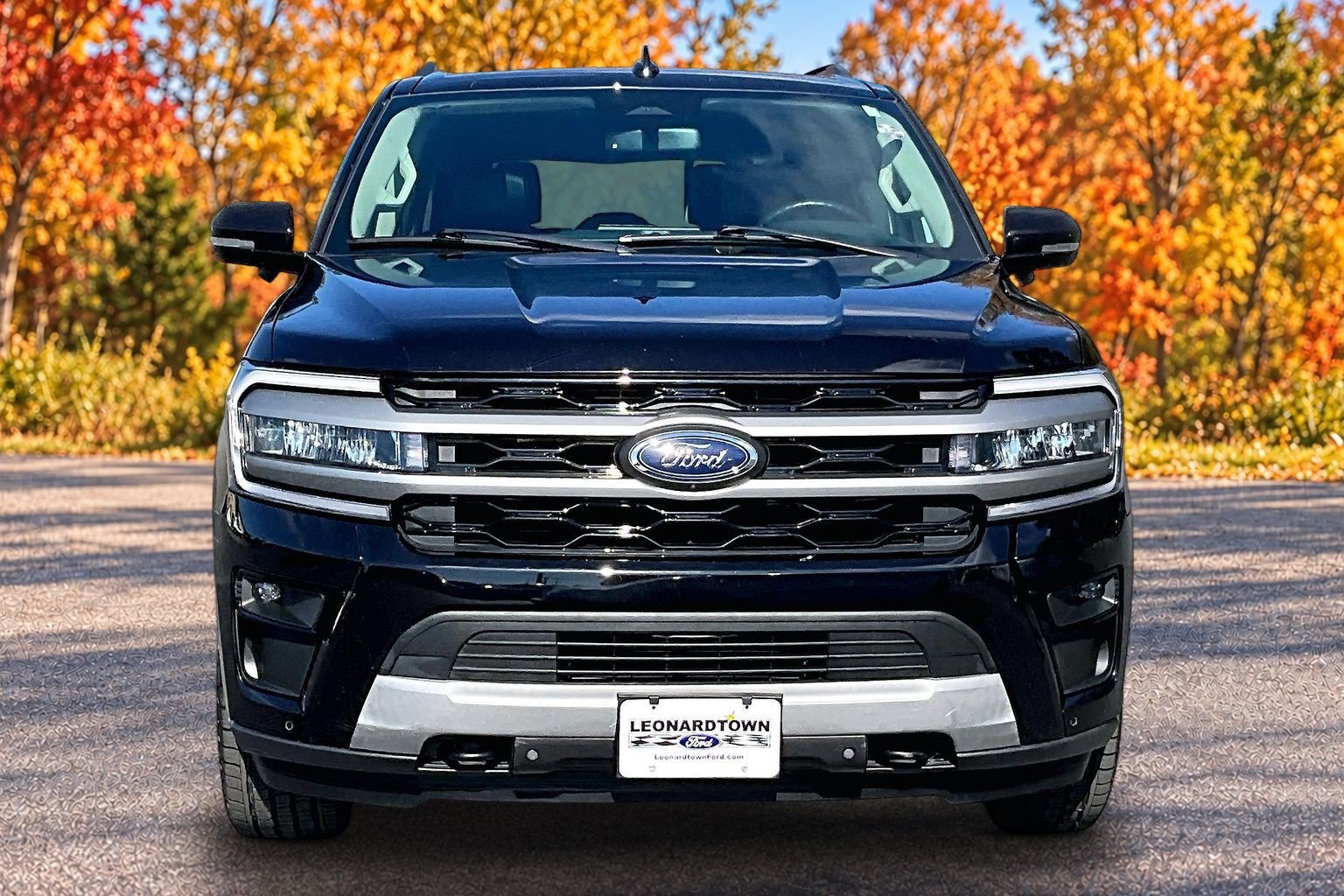 Used 2023 Ford Expedition Max XLT AWD/4WD image 3