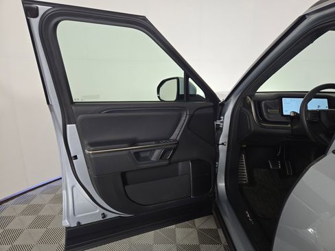 Used 2024 Rivian R1S Adventure AWD/4WD image 16
