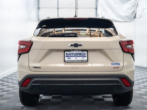 New 2026 Chevrolet Trax RS w/ Sunroof Package FWD image 6