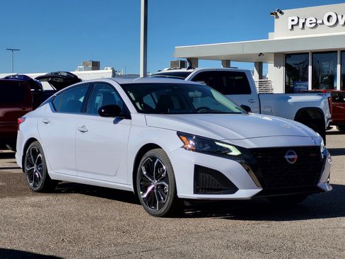 New 2025 Nissan Altima 2.5 SR w/ SR Premium Package image 3