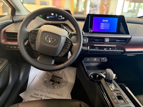 New 2026 Toyota Prius Plug-In Hybrid FWD image 17