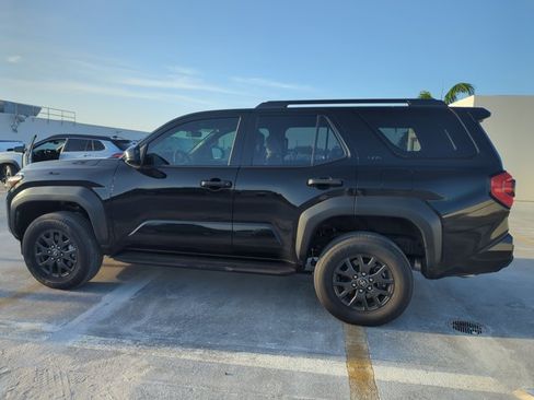 Certified 2025 Toyota 4Runner SR5 AWD/4WD image 6