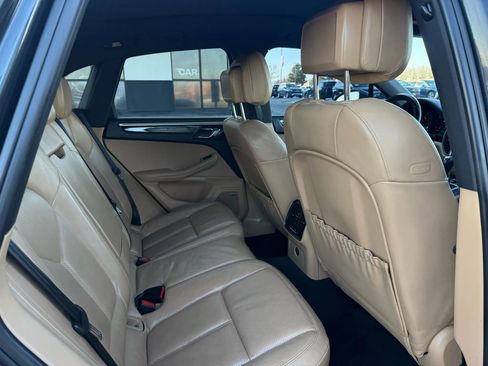 Used 2018 Porsche Macan Sport Edition image 24