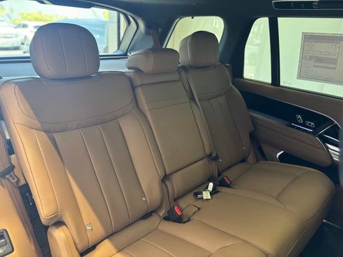 New 2026 Land Rover Range Rover Long Wheelbase SE AWD/4WD image 16