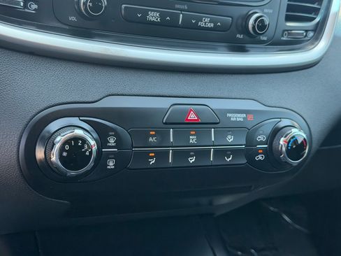 Used 2017 Kia Sorento FWD image 27