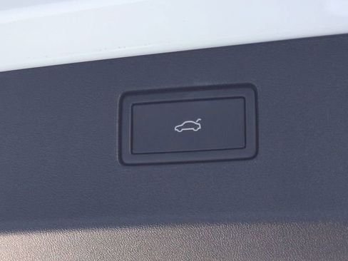 Used 2026 Volkswagen Tiguan SEL R-Line image 14