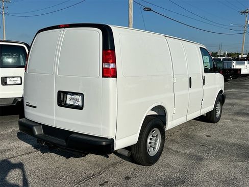 New 2025 Chevrolet Express 2500 w/ Driver Convenience Package image 4
