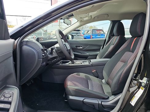 New 2026 Nissan Sentra SR w/ Floor Mat Package image 9