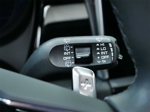 Used 2025 Porsche Macan image 20